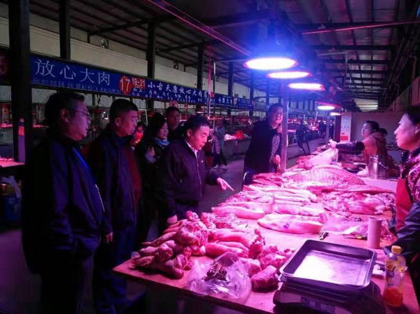 1575451006391459.jpg 自治區(qū)發(fā)改委領(lǐng)導(dǎo)調(diào)研市場物價(jià)_副本.jpg